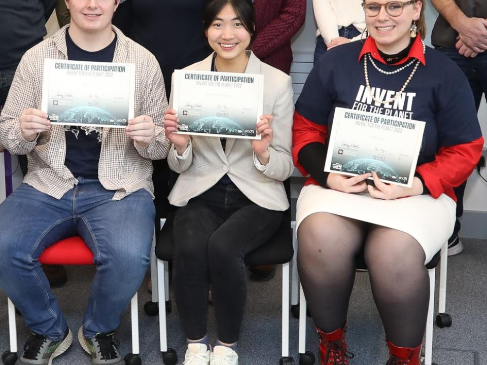 <p>L to R: Mark Carroll, Xing Ying Chuang, Cara Cleary.</p>
