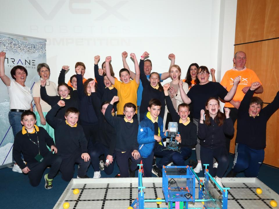 <p>Barnatra NS pupils, Driving Skills Champions, pictured with ATU President Dr Orla Flynn, ATU Galway Vex Coordinator Dr Carine Gachon, Isobel Foye, Colm Mitchell and Gail Quinn from Trane Technologies International – Thermo King, teachers Ailish Barrett, Olivia Lynskey, Renee Maloney and Declan Brady at Atlantic TU on Friday, 13 May 2022 at the VEX 2022 competition.</p>
