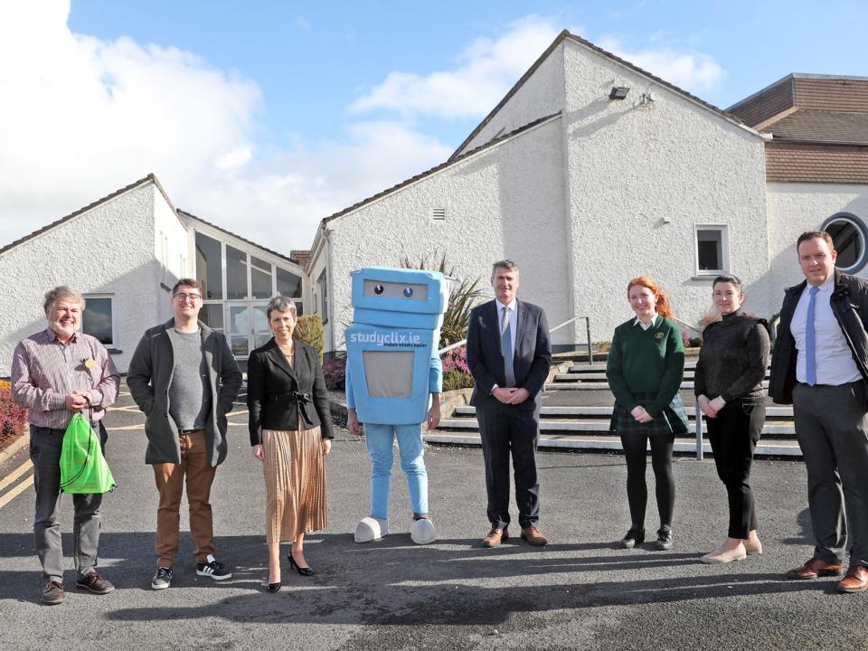 At Davitt College, Castlebar, L to R: Egbert Polski, (ATU Mayo), Jack Redmond (Access Office), Dr Orla Flynn, (ATU President), William Rowan (Deputy Principal), Molly Rava (6th Year student), Anita Gallagher (Deputy Principal), Conor O'Reilly (Principal).
Photographer: Michael Donnelly